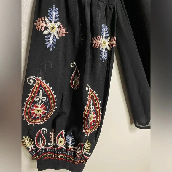 Love Sam Embroidered Peasant Top Black Sheer M boho feminine 70s Anthropology - Picture 3 of 12